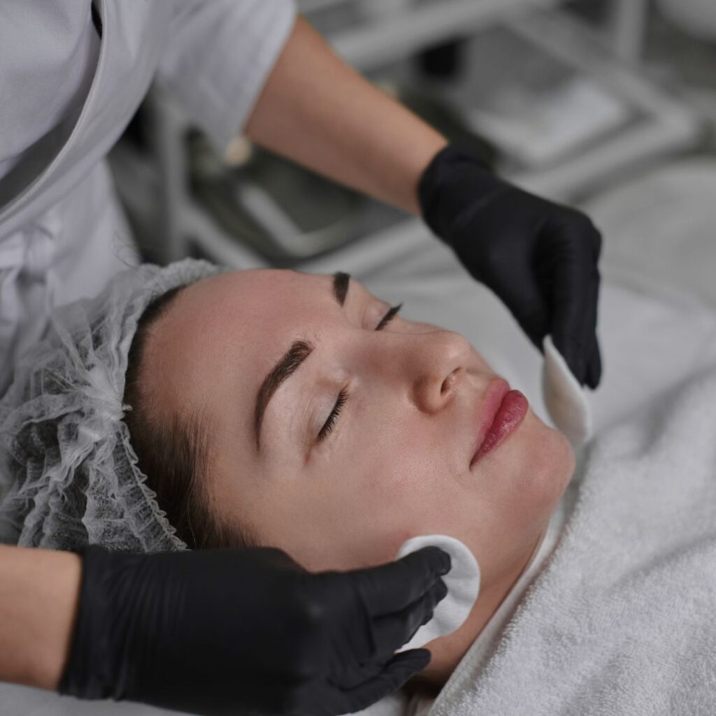 Beauty Paradise & Co. Kosmetik studio in Trinwillershagen , Microneedling, Wimpernverlängerung, Lash Lifting, Browlifting, Haarkur & Pflege, Wimpern & Augenbrauen Schulungen